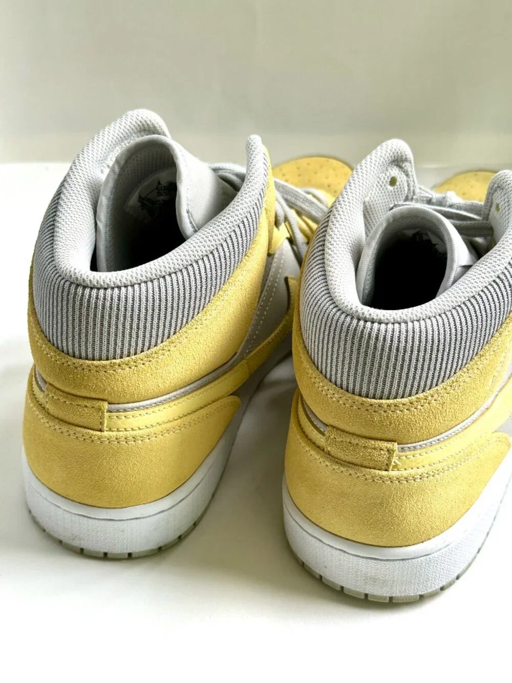 NWOB Nike Air Jordan 1 Mid - Lemon Wash Mixed Textures Yellow – Men’s 12